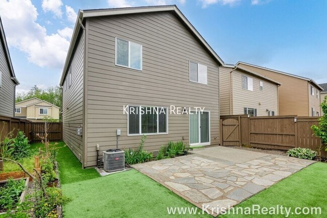 Building Photo - 7443 NW 164th Ave