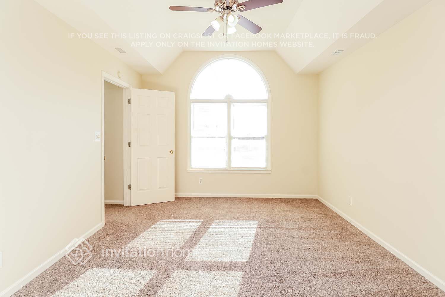 Building Photo - 1811 Southridge Dr