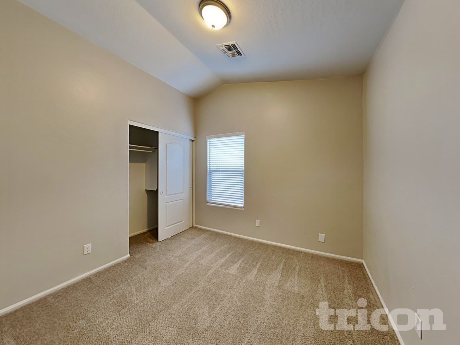 Building Photo - 8738 W Golden Ln