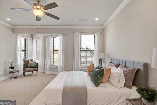 Building Photo - 2030 Main St NW