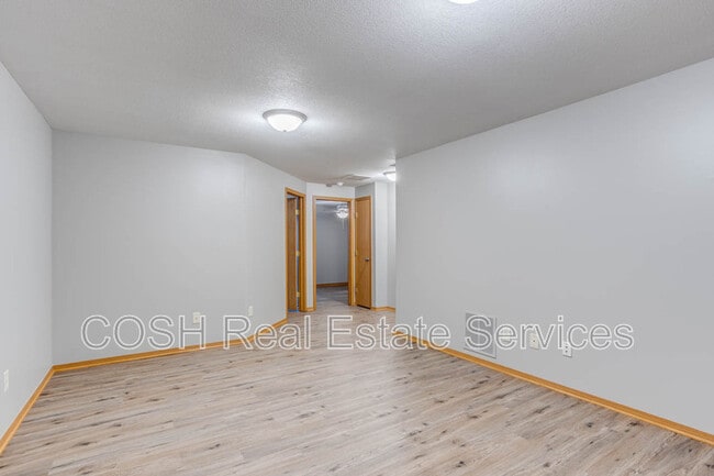 Building Photo - 1028 E Karla Ct