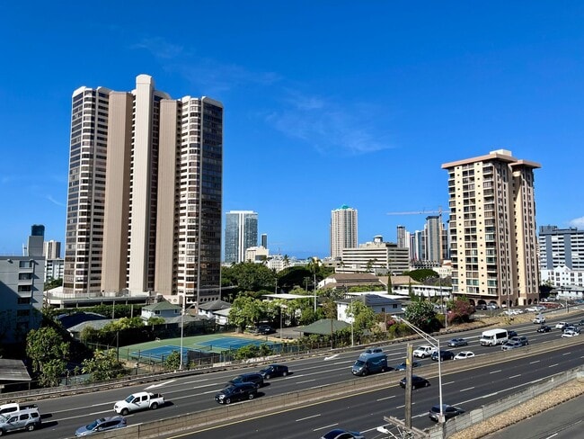 Building Photo - Punchbowl- Continental Plaza: Large 2BR, 2...