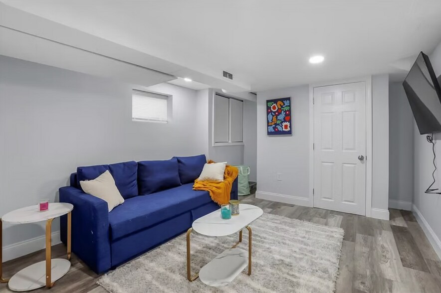 Building Photo - 67 Curtis Rd