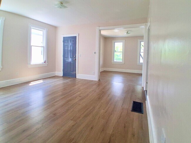 Building Photo - Spacious 4 Bedroom Home FOR RENT in Bridgeton NJ $2150