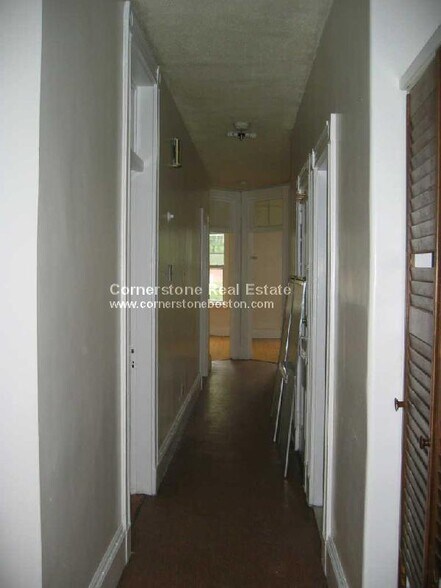 Building Photo - 57 Hillside St