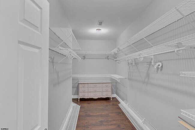 Building Photo - 209 Shady Knoll Ln