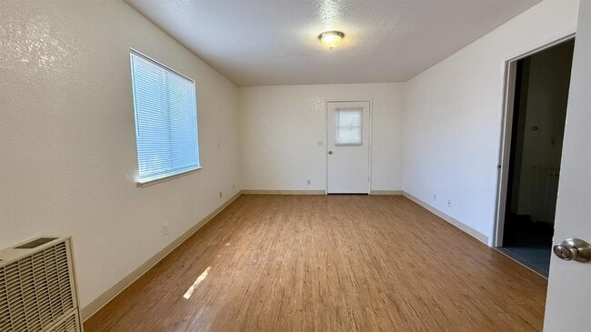 Building Photo - 13927 Hwy Ave