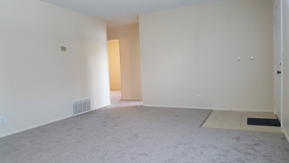 Building Photo - 1321 N 56th St