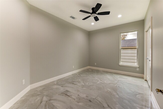 Building Photo - 1513 Sherl St