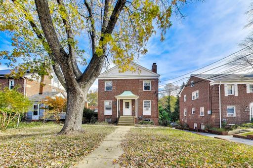 Building Photo - 8507 Flower Ave - Unit 4 Takoma Park, MD 20912 - 2 YEAR LEASE SPECIAL - PETS OK! -  Large 1 Bed w...