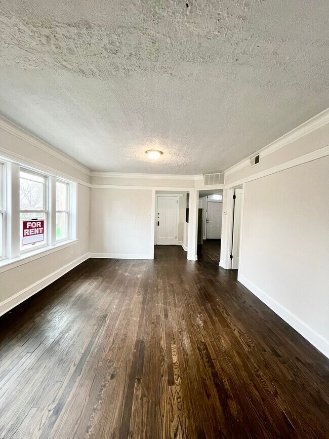 Building Photo - 3636 W Iowa St