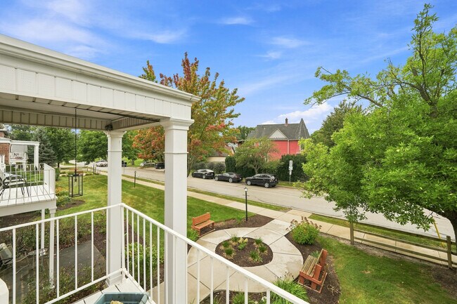 Building Photo - 5115 Blodgett Ave