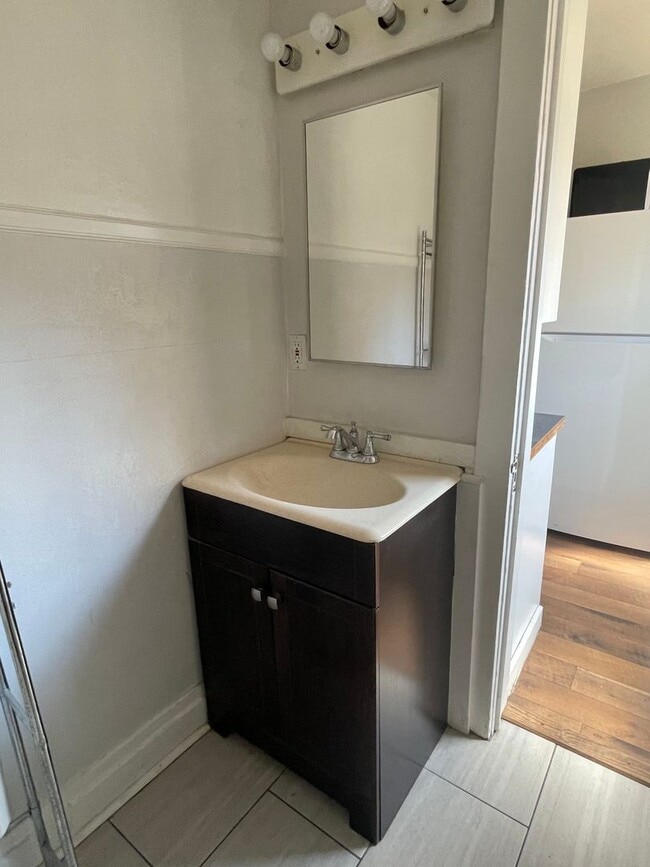 Building Photo - Beautiful Avenues Studio Apartment in Salt Lake City!
