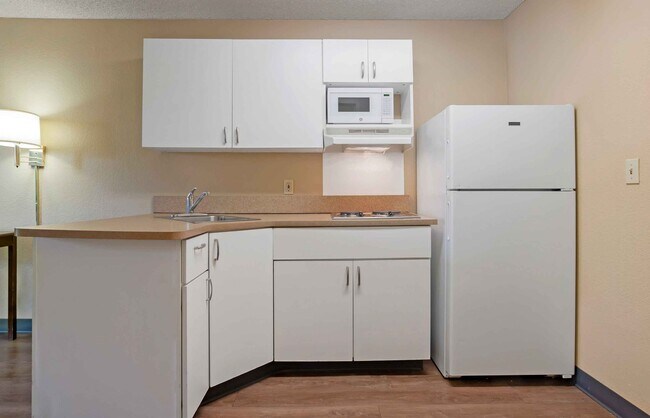 Building Photo - Furnished Studio-Los Angeles - Torrance Ha...