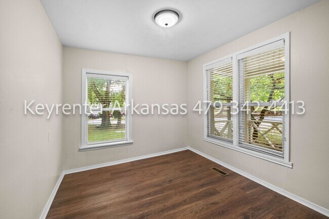 Building Photo - Classic Fayetteville Charm Near Dickson Street with Stunning Outdoor Space