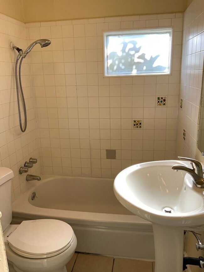 Building Photo - 407 N Washington St