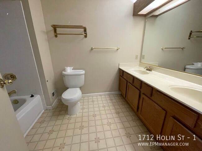 Building Photo - 1712 Holin St