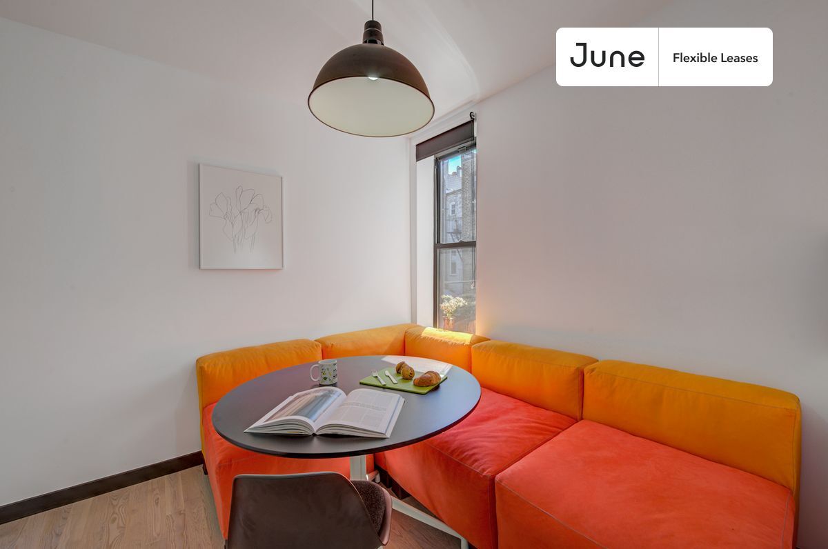 Building Photo - Spacious ROOM at The Maison Suydam