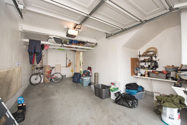 Building Photo - Corsica Villas: Upper 2 Bedroom 1 Bath Condo