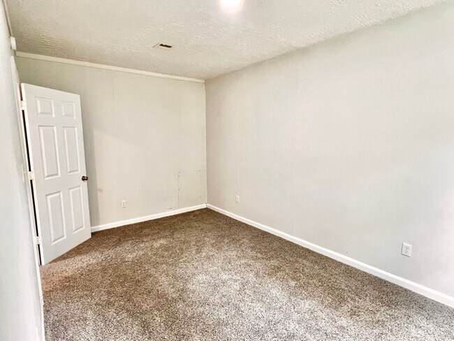 Building Photo - King St.