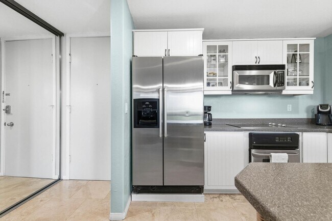 Building Photo - 3050 Rue D’Orleans