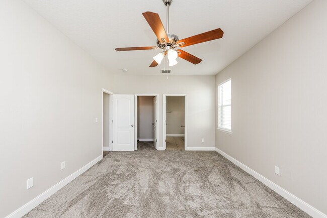 Building Photo - 568 Vista Ridge Dr