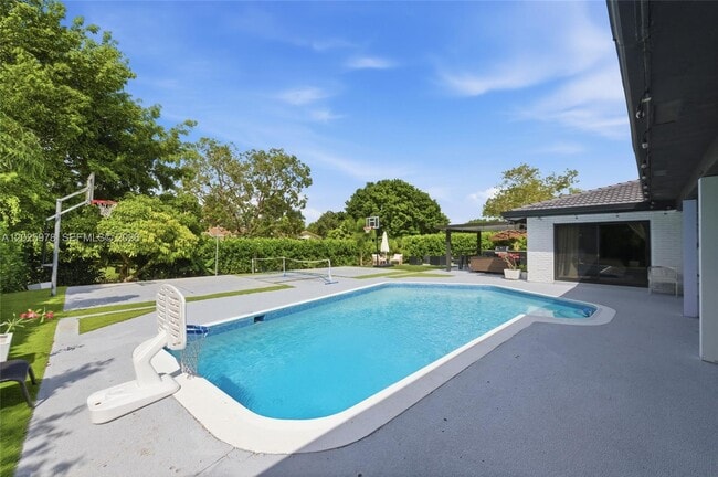 Building Photo - 9935 Ramblewood Dr