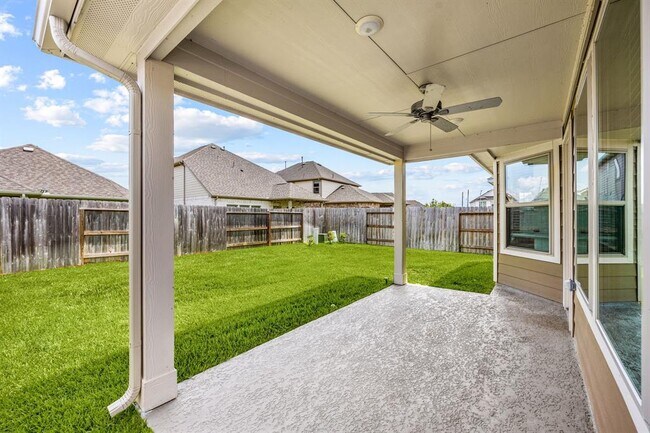 Building Photo - 21618 Coral Mist Dr