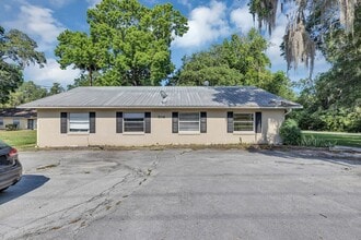 Building Photo - Affordable 1-Bedroom Apartment for Rent – Great Location in Ocala!