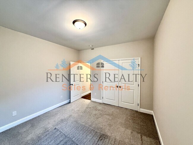 Building Photo - ? Beautiful Executive Home with 3-Car Garage + Incredible Outdoor Living ?