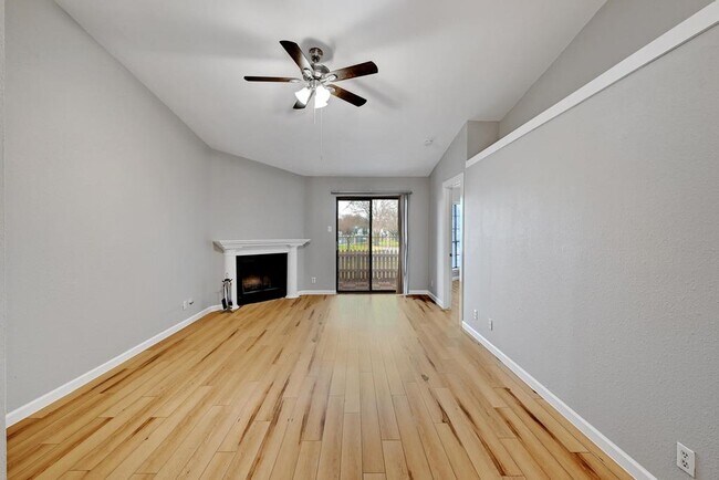 Building Photo - 1601 Faro Dr