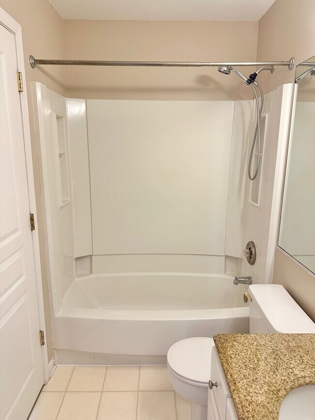 Building Photo - 693 Savannah Ln