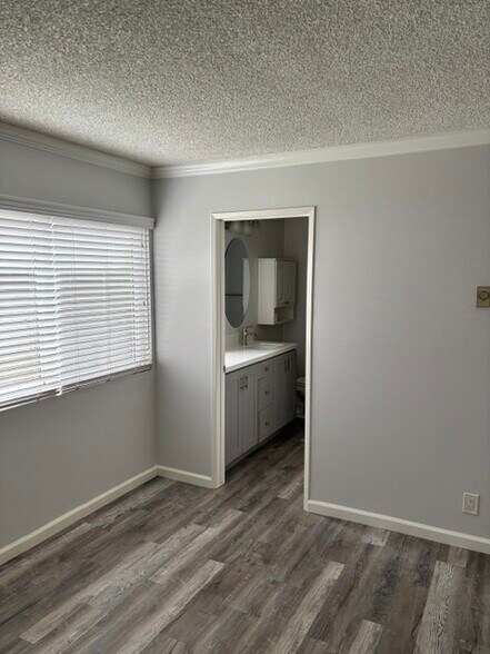 Building Photo - 816 Amigos Way