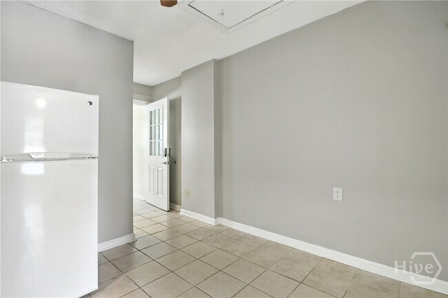 Building Photo - 332 Woodley Rd