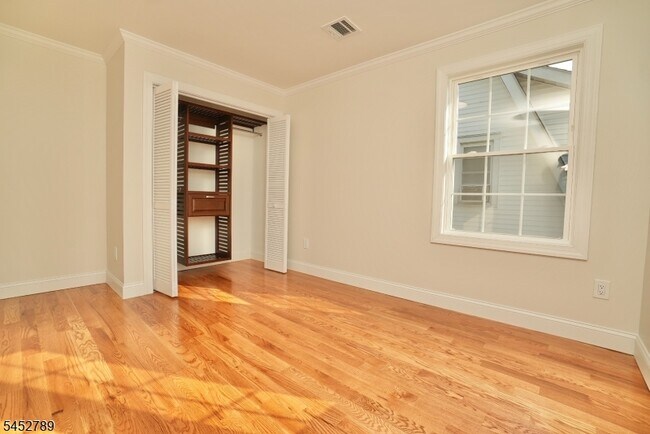 Building Photo - 31 Bellevue Ave