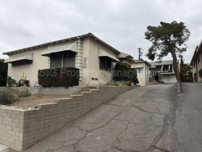 Building Photo - 2341 Florencita Dr W