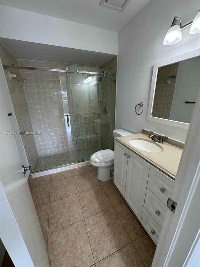 Building Photo - 5763 N Park Rd