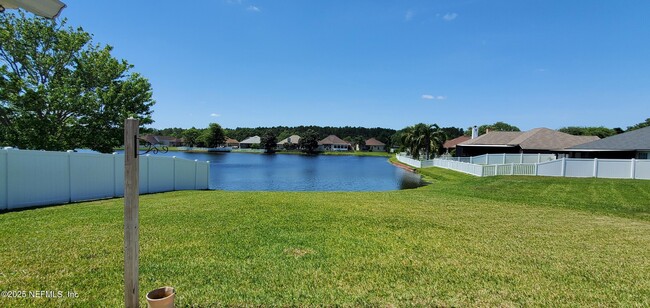 Building Photo - 2428 Cedar Trace Dr E