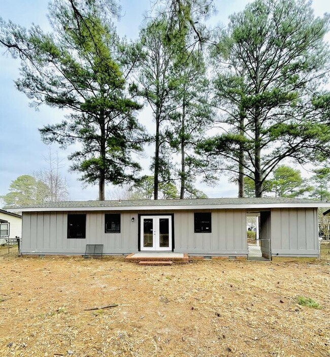 Building Photo - 338 Milburn Dr