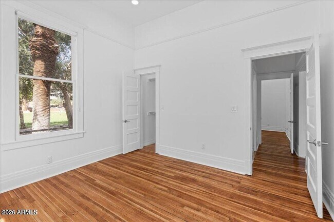 Building Photo - 825 N 3rd Ave