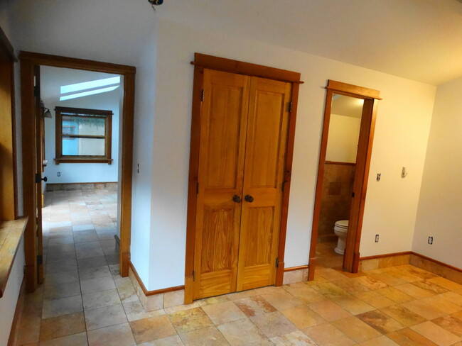 Closet and bath - 36992 Boulder Canyon Dr