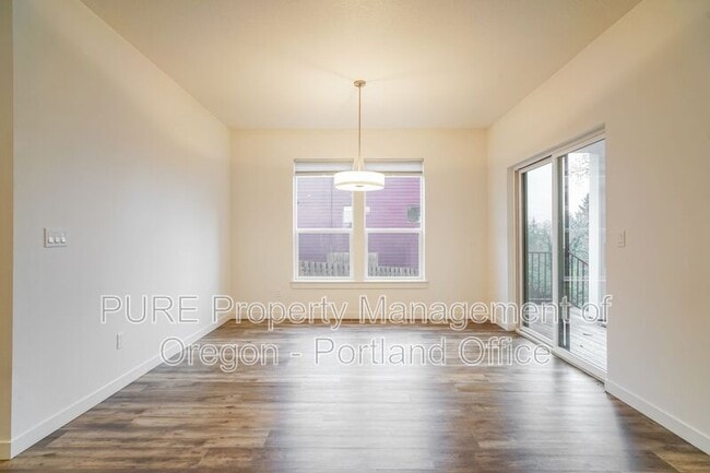 Building Photo - 995 SE Olive Way