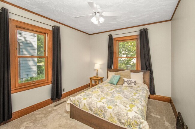 Building Photo - Wonderful 2 Bedroomed House in the heart of Saint Paul.