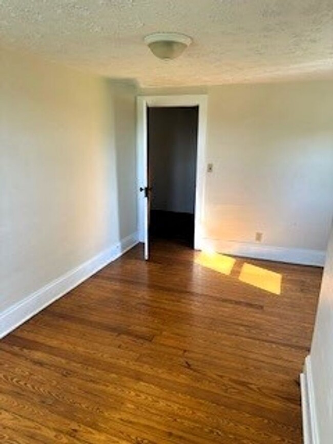 Building Photo - ***Holiday Special: $250 December Rent Spe...