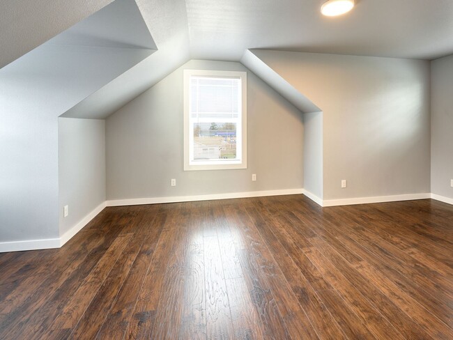 Building Photo - 11th - VPM415E-5