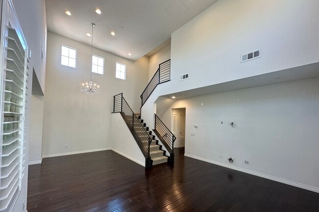 Building Photo - Stunning Portola Springs 3 Bed 3 Bath Condo