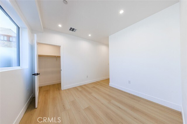 Building Photo - 1261 S Longwood Ave
