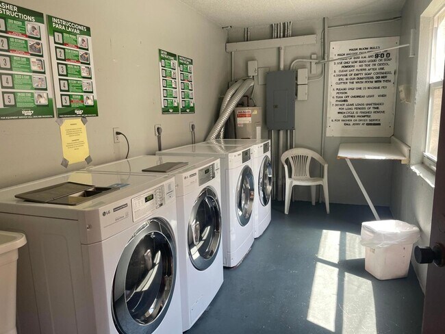 Building Photo - 502 Davis Rd