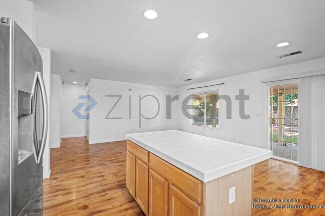 Building Photo - 8635 Lott St