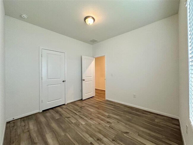 Building Photo - 230 Olympic Dr
